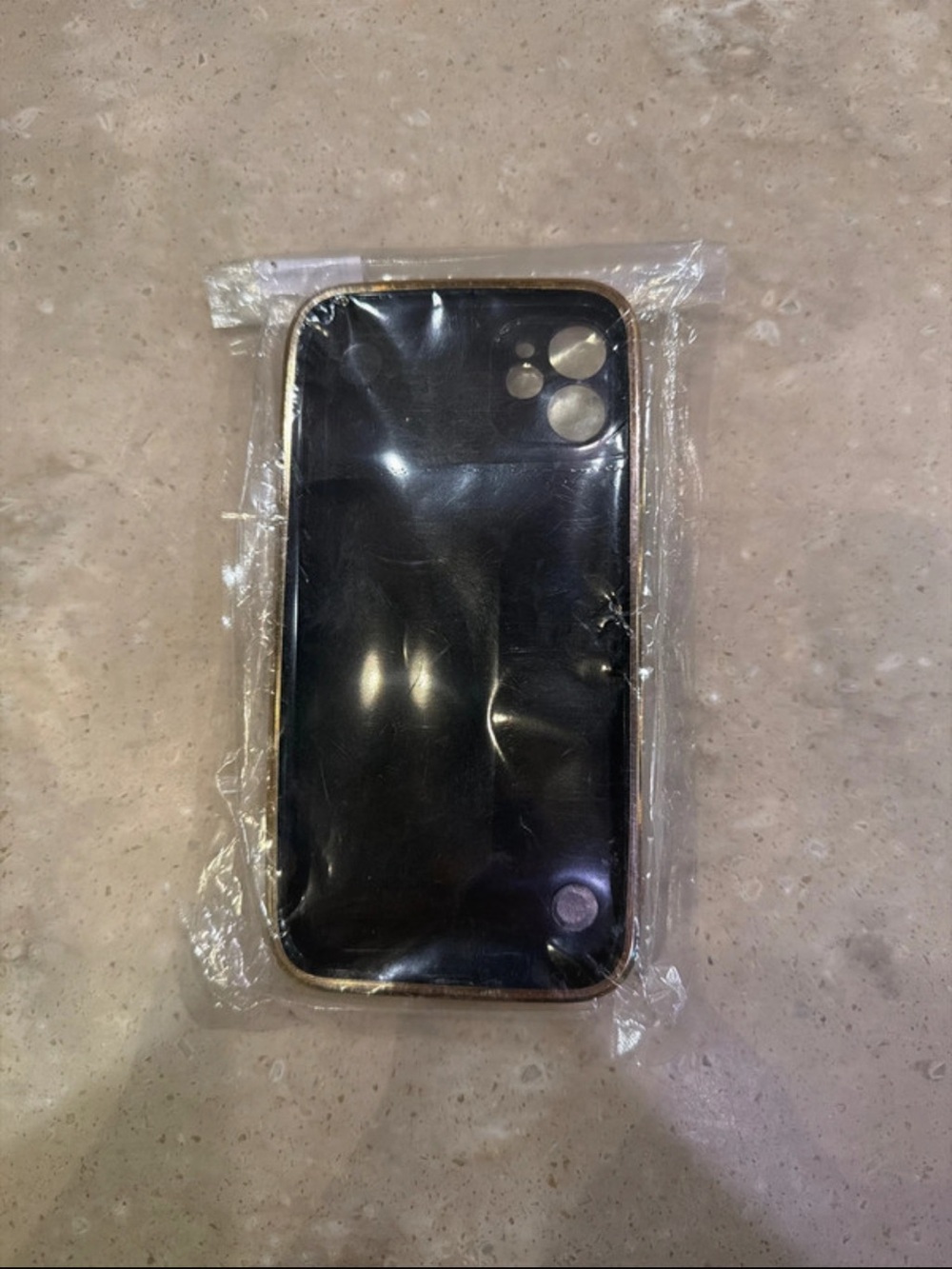iPhone 11 - Picture 2 of 2